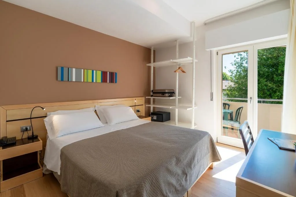 Standard Plus Double Room — Hotel La Pergola Dependance