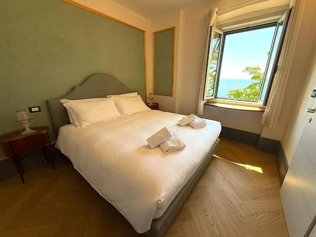 Camera Matrimoniale — Villa Tergeste