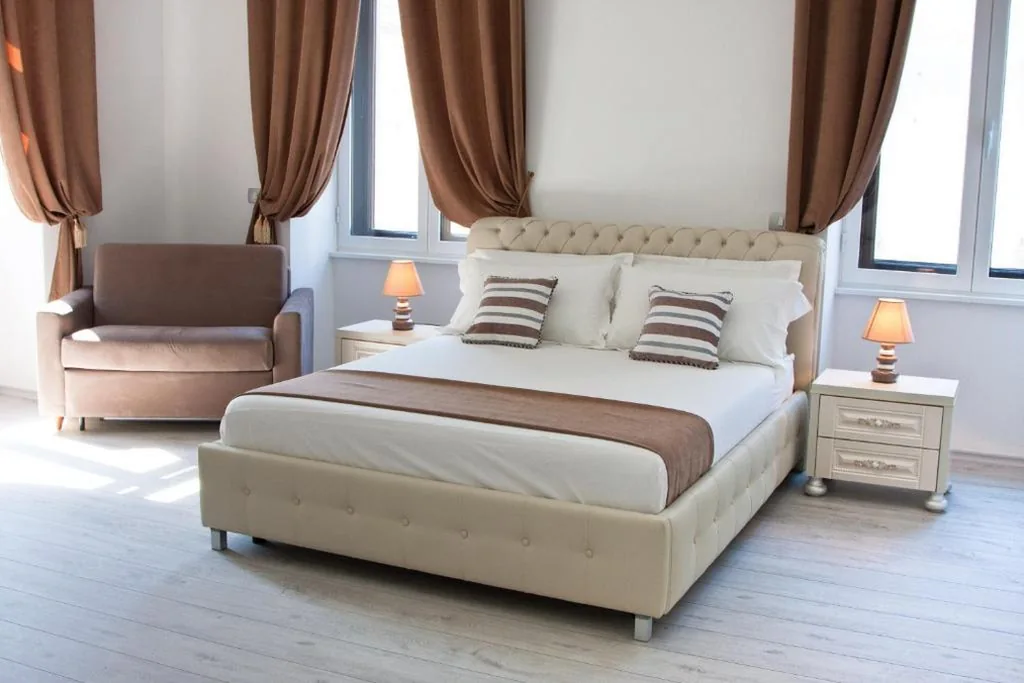 Camera Quadrupla — Brilliant Room