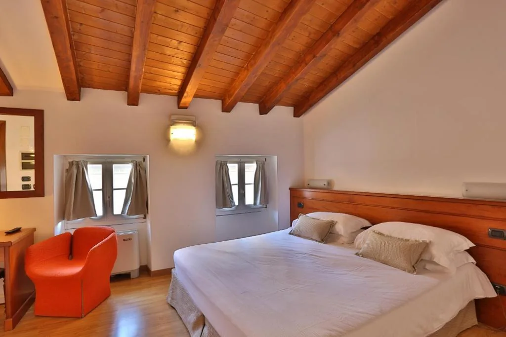 Camera Quadrupla con Bagno Privato — Hotel James Joyce