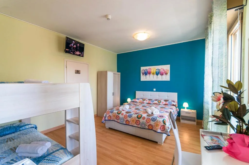 Camera Quadrupla con Balcone — Hotel Romantik & Depandance