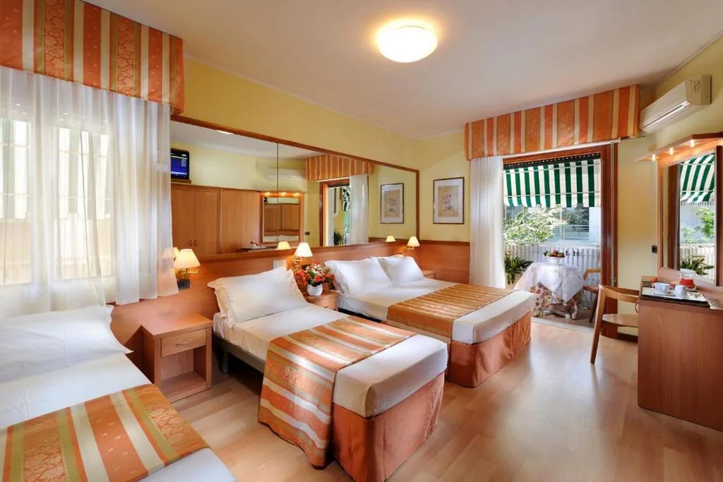 Quadruple Room with Extra Bed — Hotel Al Prater