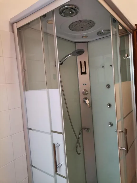 Camera Quadrupla Standard — B&B Porto Vecchio ROOMS – Stazione Centrale Trieste