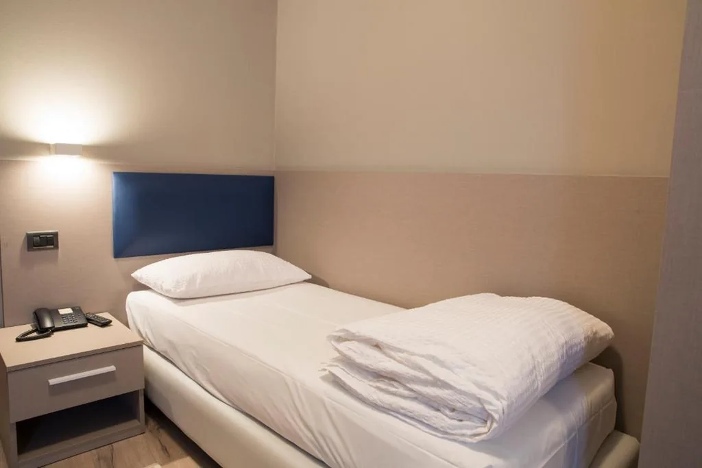 Single Room — Albergo Montenegro