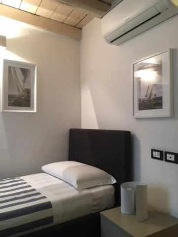 Basic Single Room — Barbacan Boutique Hotel