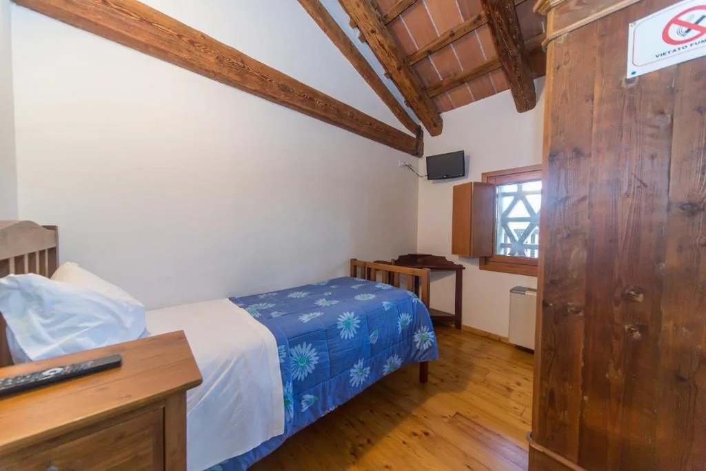 Camera Singola con Bagno — Agriturismo Cjasal di Pition