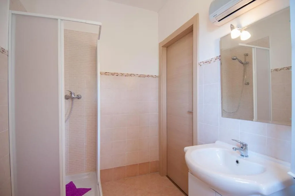 Single Room with Private Bathroom — B&B Duino Stella Maris