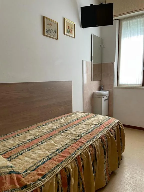 Camera Singola con Bagno Privato Esterno — Hotel Stiefel