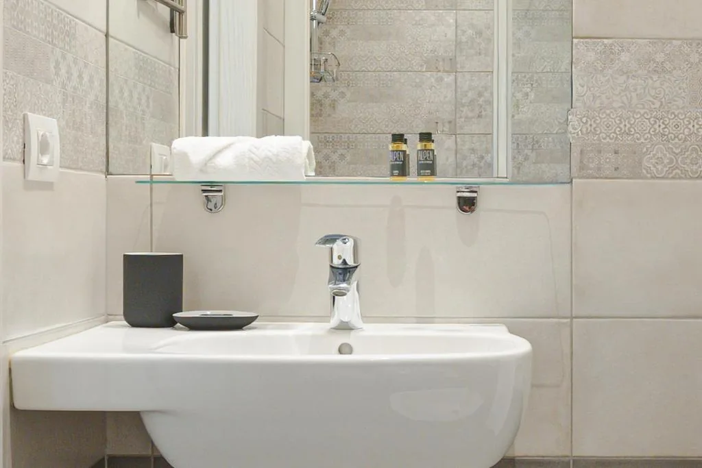 Camera Singola con Bagno Privato — Rooms Boutique Carducci