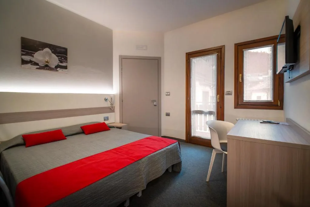 Single Room with Balcony — Hotel Del Negro