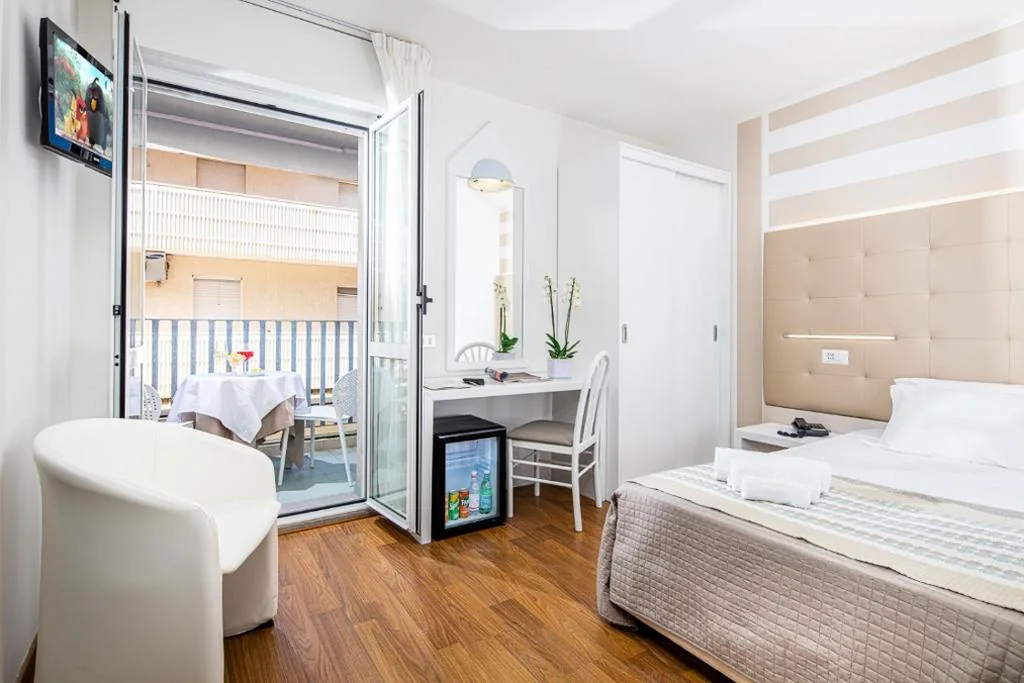 Camera Singola con Balcone — Hotel Palace