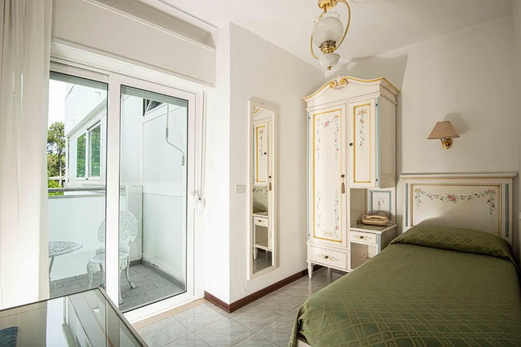 Camera Singola con Terrazza — Hotel Oasi