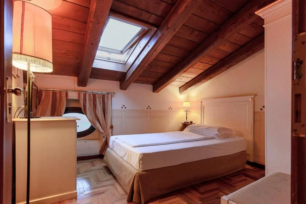 Single Room with Garden View — Hotel Villa Policreti