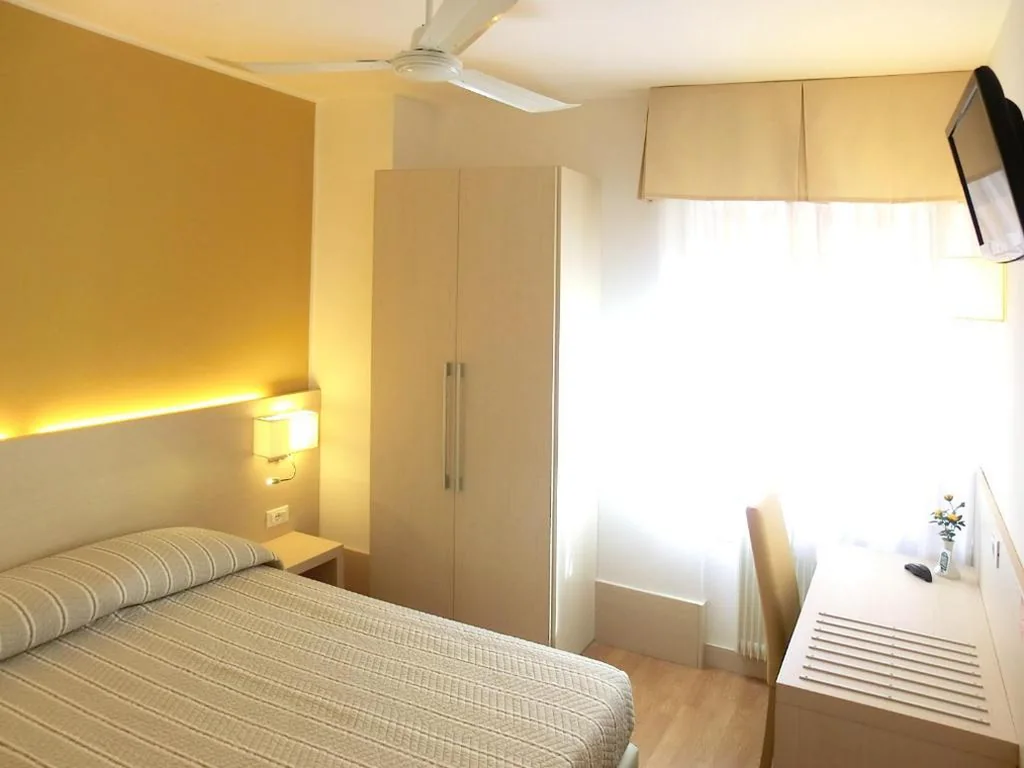 Single Room — Hotel Carol