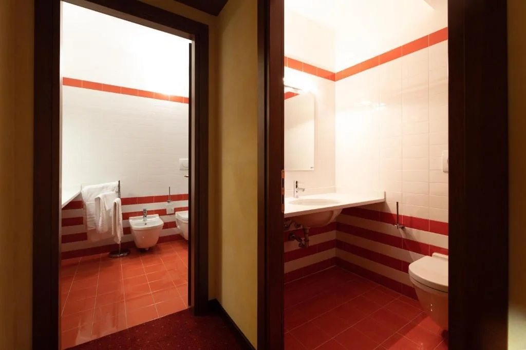 Single Room — Hotel Enzo Moro