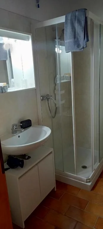 Single Room — Rovere dalla riva