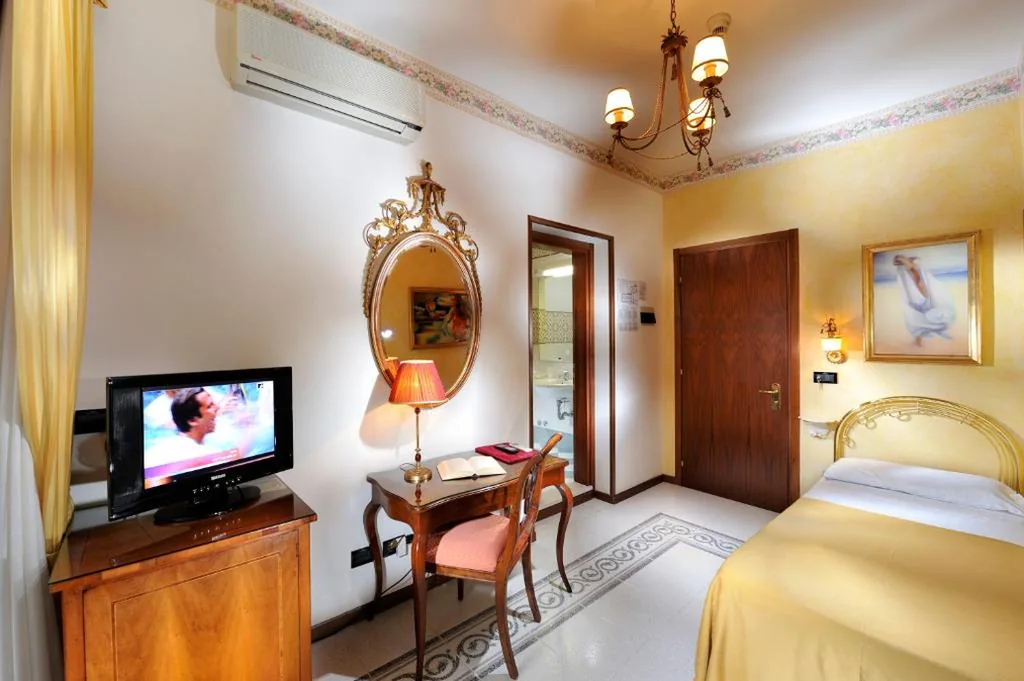 Camera Singola Standard con Terrazza — Hotel Miramare