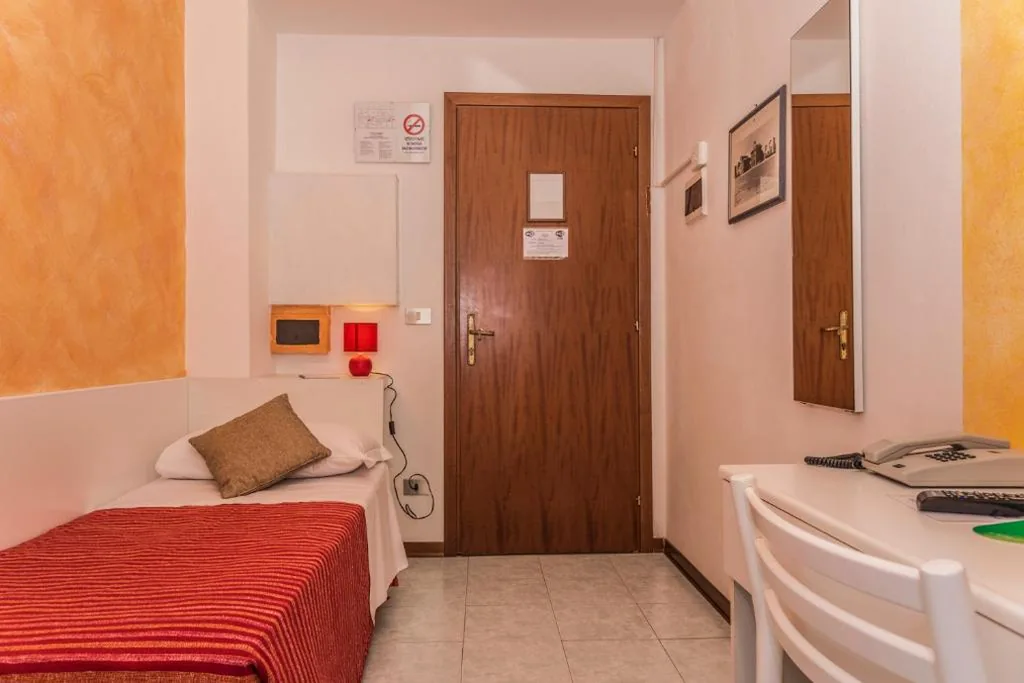 Standard Single Room — Hotel Nuova Graziosa