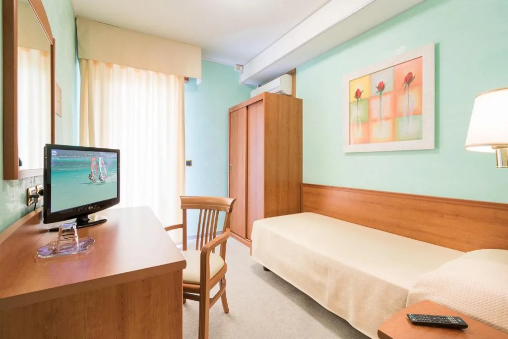 Superior Single Room with Garden View — Hotel Al Cigno