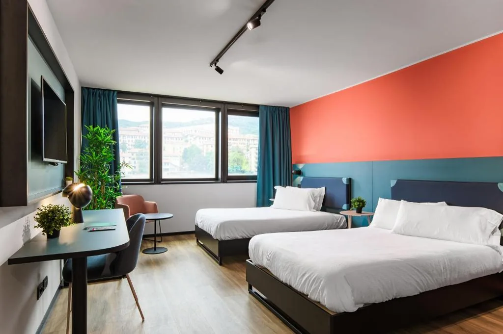 Standard Twin Room — CX Trieste Giulia