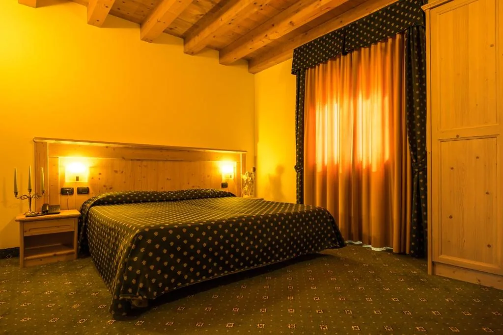Standard Double/Twin Room — Hotel Dall’Ongaro
