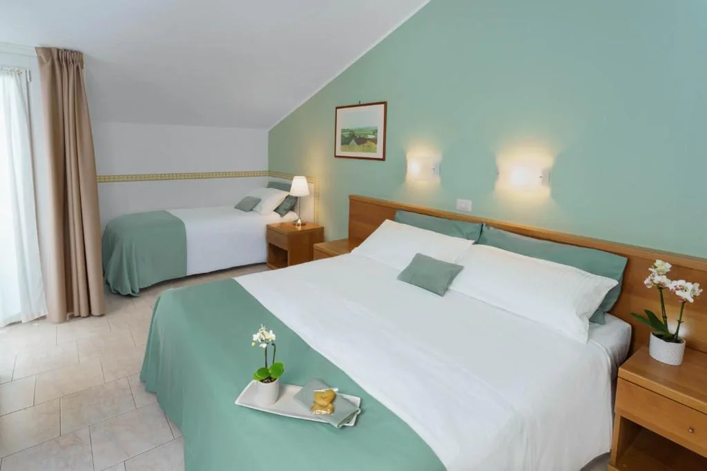 Comfort Triple Room — Hotel Roma