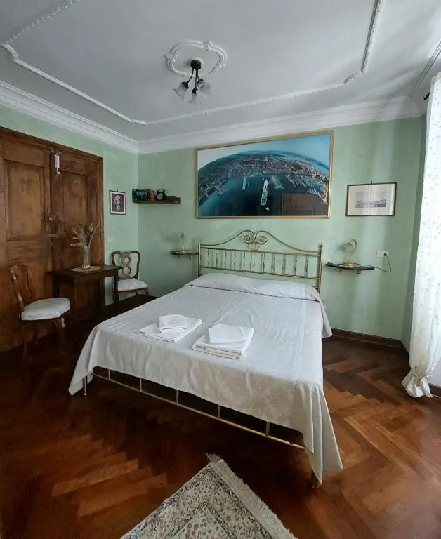 Camera Tripla con Bagno in Comune — Affittacamere Rilke