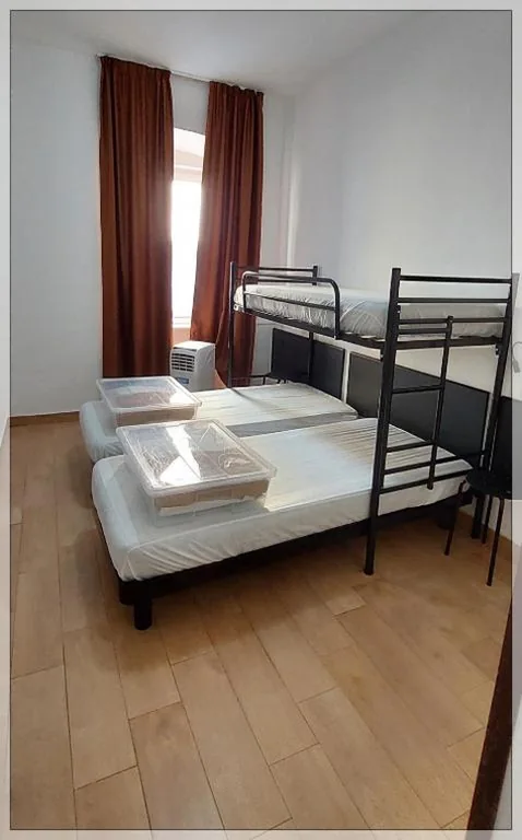Triple Room with Shared Bathroom — Hotel Istria