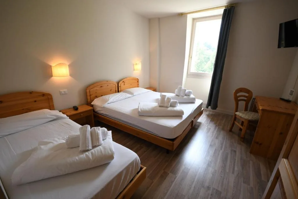 Camera Tripla con Bagno Privato — Hotel Saisera