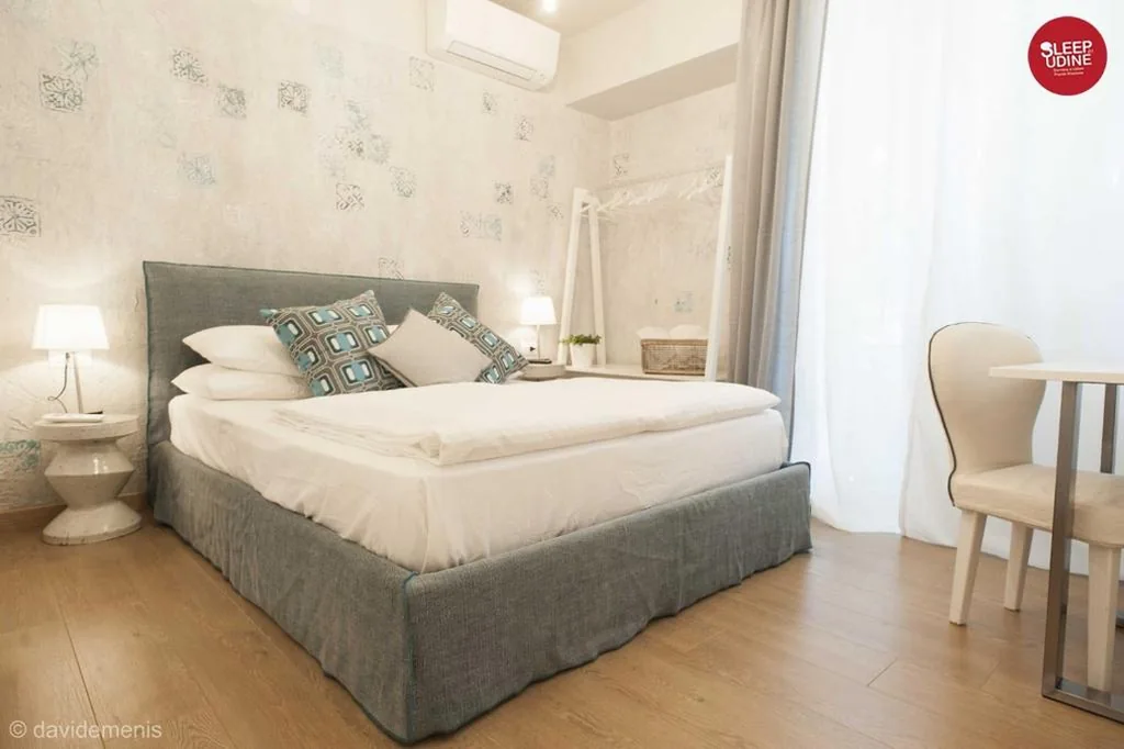 Camera Tripla con Bagno Privato — Sleep In Udine