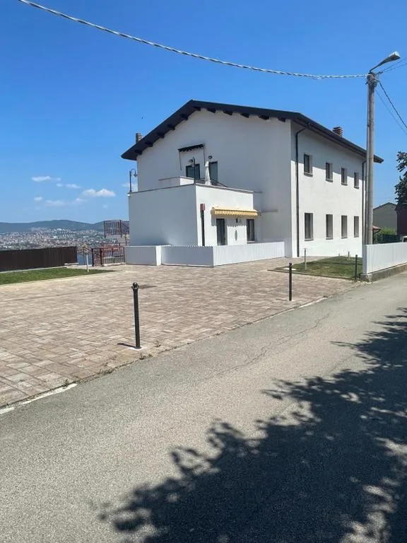 Camera Tripla con Balcone e Vista Giardino — Panorama Hotel