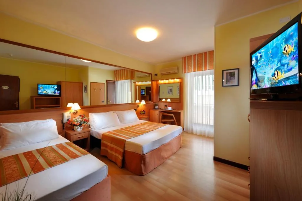 Triple Room with Balcony — Hotel Al Prater