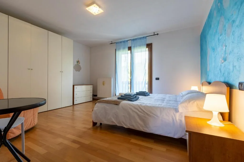 Camera Tripla con Vista — ROSSO DI SERA Bed & Breakfast