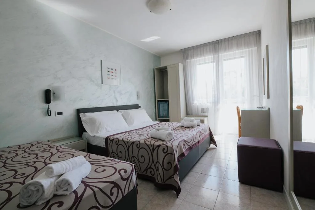 Camera Tripla — Hotel Gloria