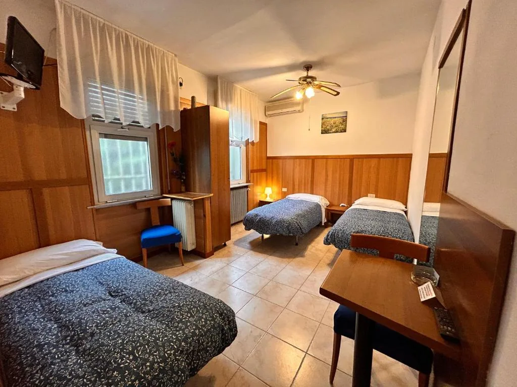Camera Tripla — Hotel Moderno