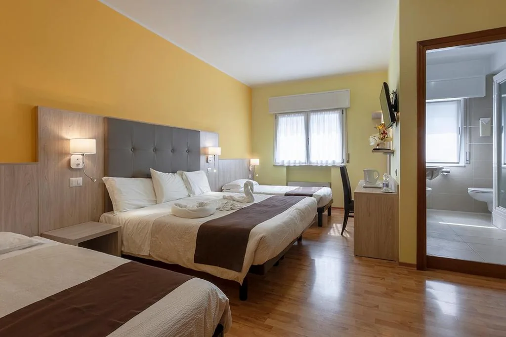Camera Tripla — Hotel Montereale