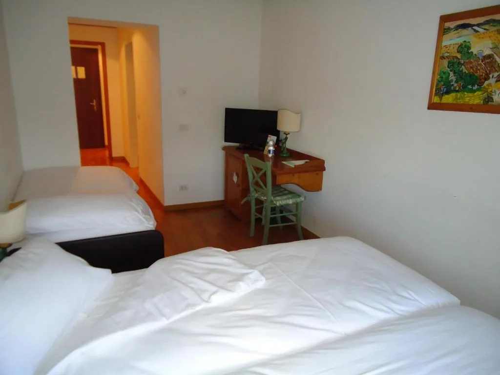Camera Tripla — Relais Picaron