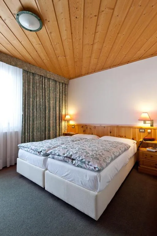 Camera Tripla Superior — Hotel Haus Michaela