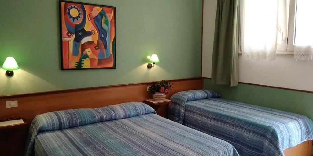 Camera Tripla — Villa Romana