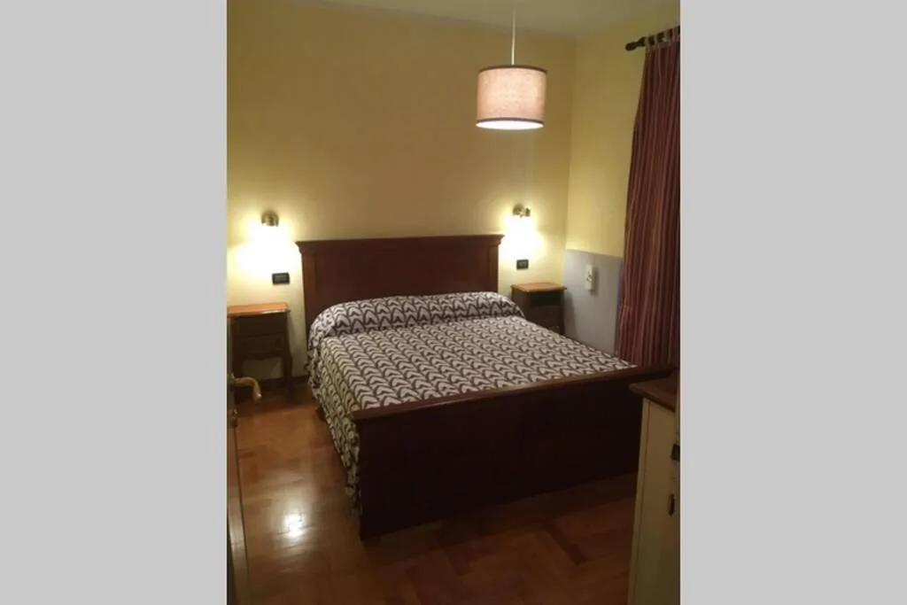 Casa a schiera fronte lago con giardino