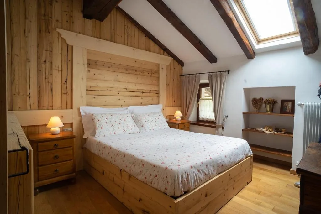 House with 3 Bedrooms — Casa Cebajova Poesia