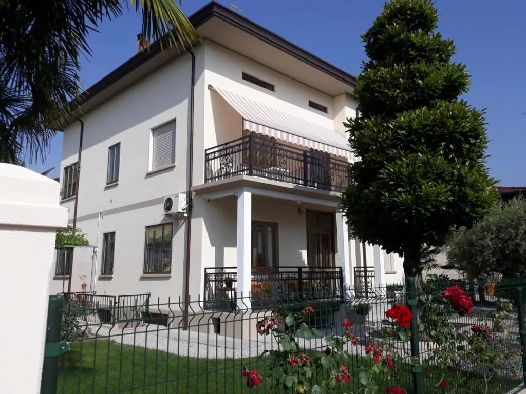 Casa Roman nel centro di Sacile, sul fiume Livenza