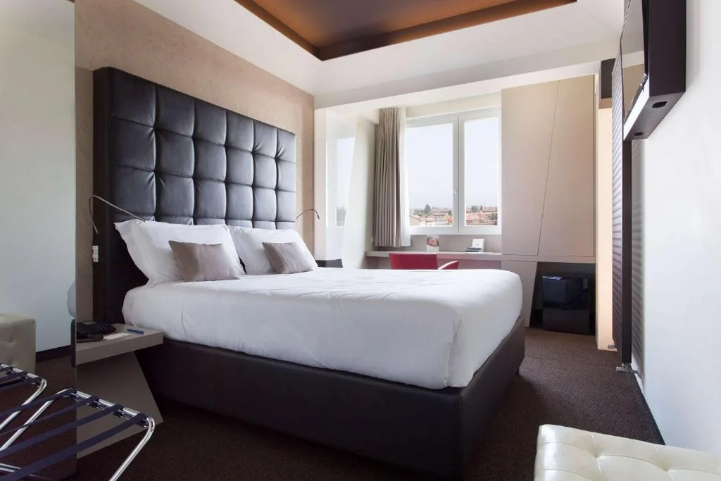 Classic Queen Room with Garden View - Non-Smoking — Best Western Hotel Continental