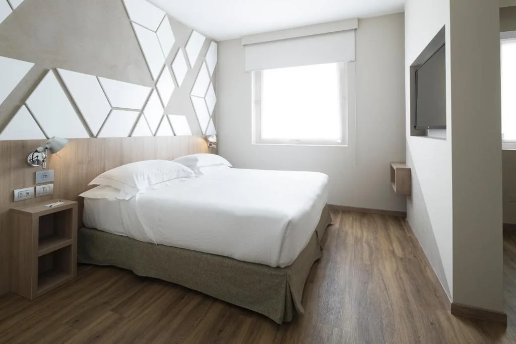 Executive Family Room with King Bed and Bunk Bed - Non-Smoking — Best Western Plus Park Hotel Pordenone