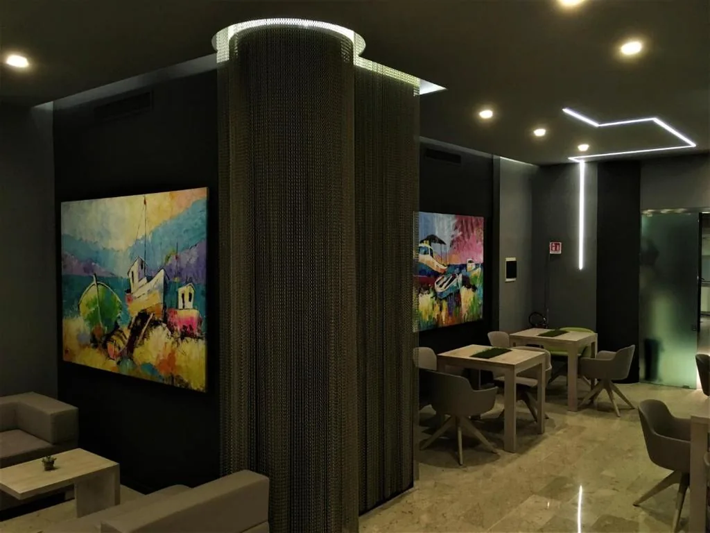 International Beach Hotel — foto 8
