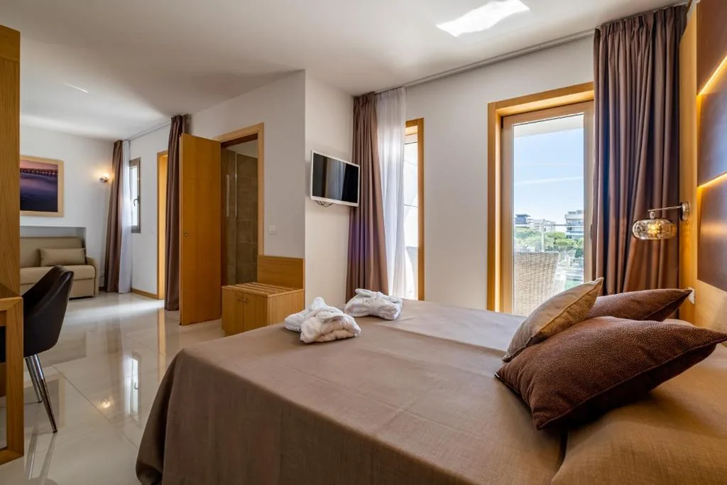 Junior Suite with Balcony — Hotel Mare