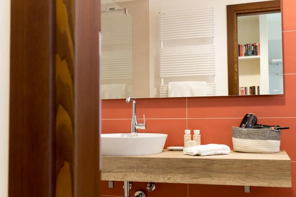 Junior Suite Deluxe — Crystal Luxury House