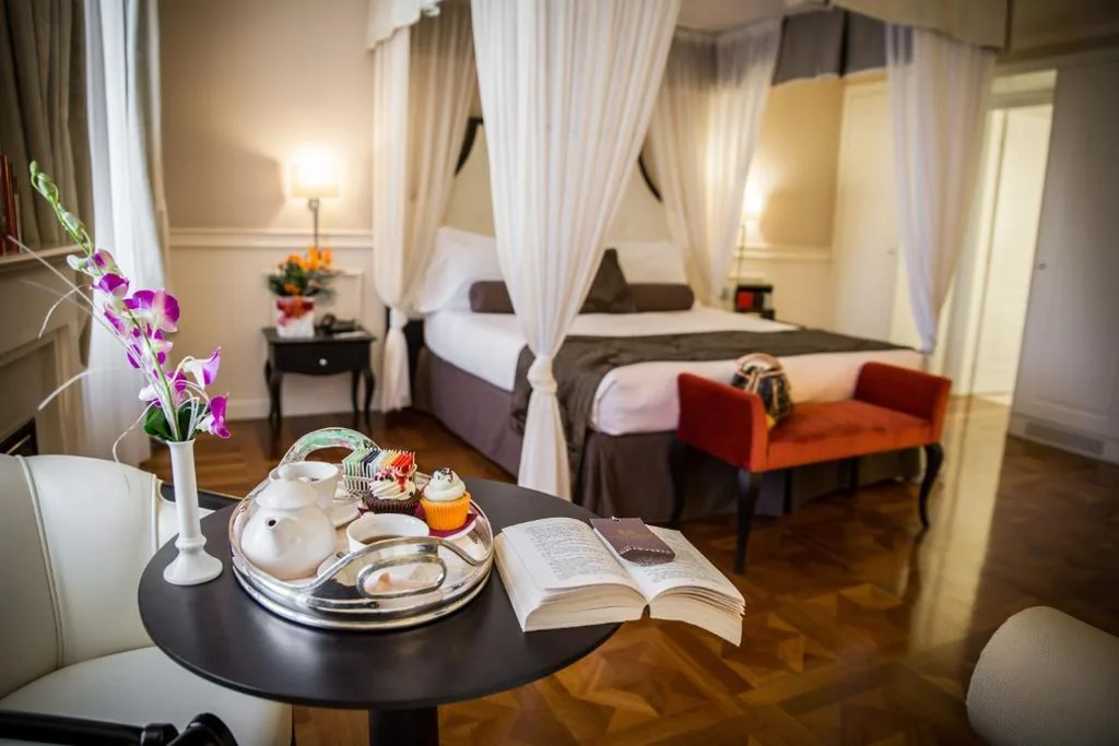 Junior Suite — Victoria Hotel Letterario
