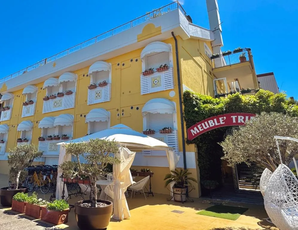 Meublè Tripoli su Riva Garibaldi, sul lungomare del centro di Grado