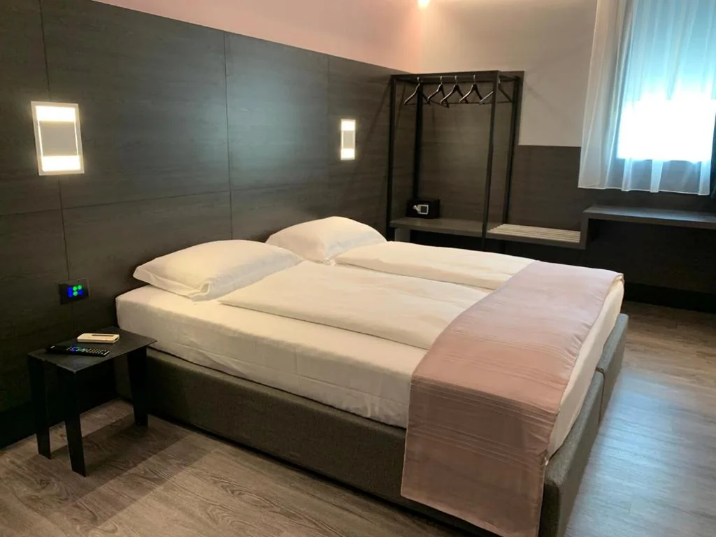 NAC SUITES